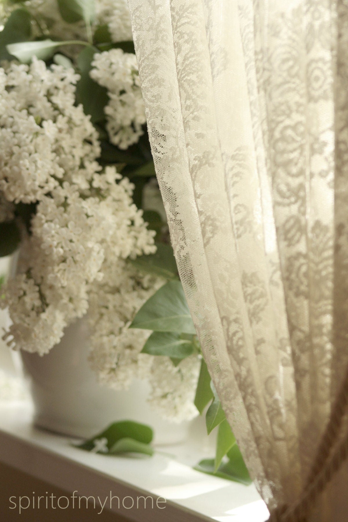 ESTÉE' Fabulously Well Dropped Handmade Ivory and White lace Curtain Sale By the Panel or Custom (Másolat) (Másolat)