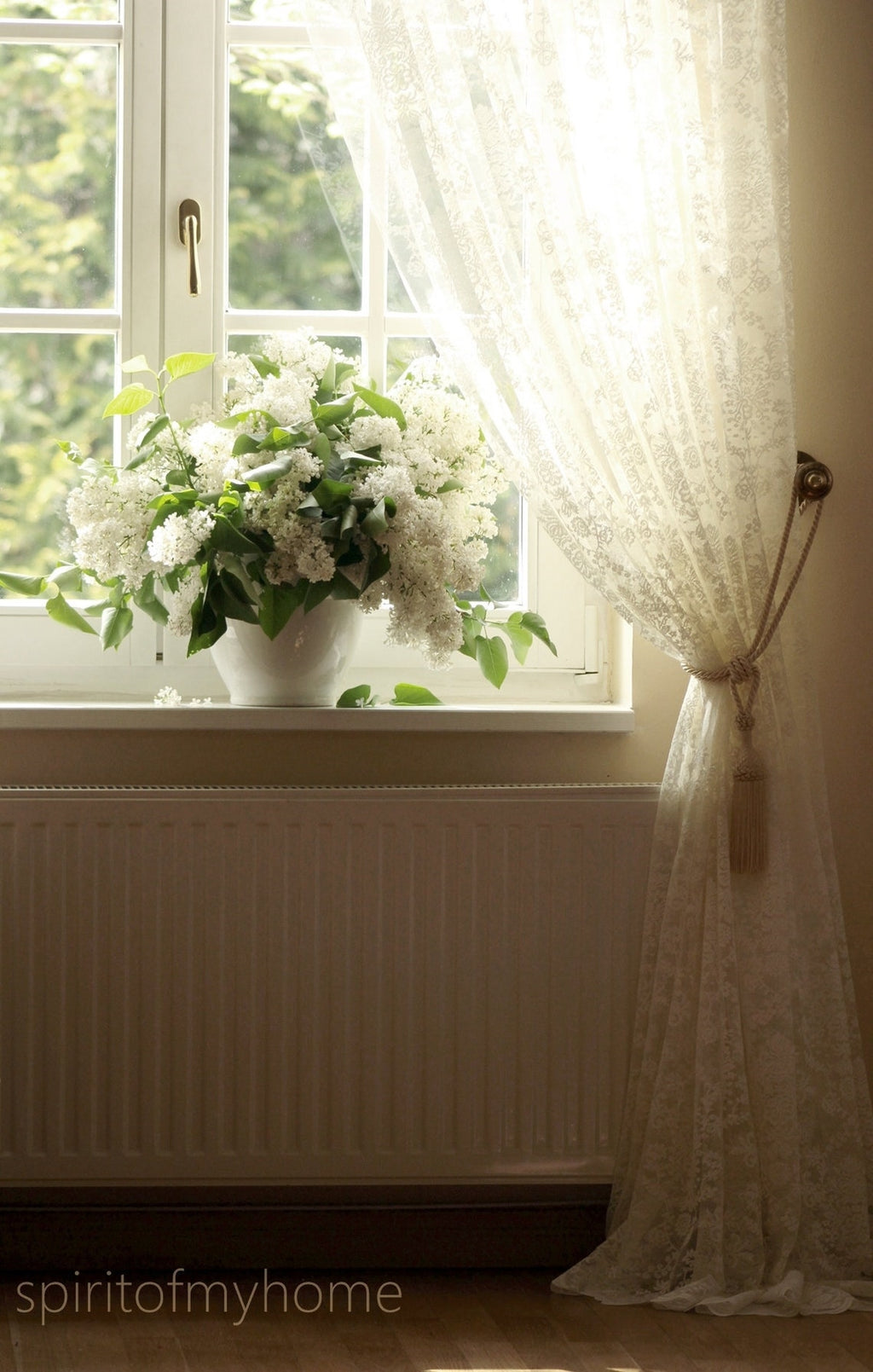 ESTÉE' Fabulously Well Dropped Handmade Ivory and White lace Curtain Sale By the Panel or Custom (Másolat) (Másolat)